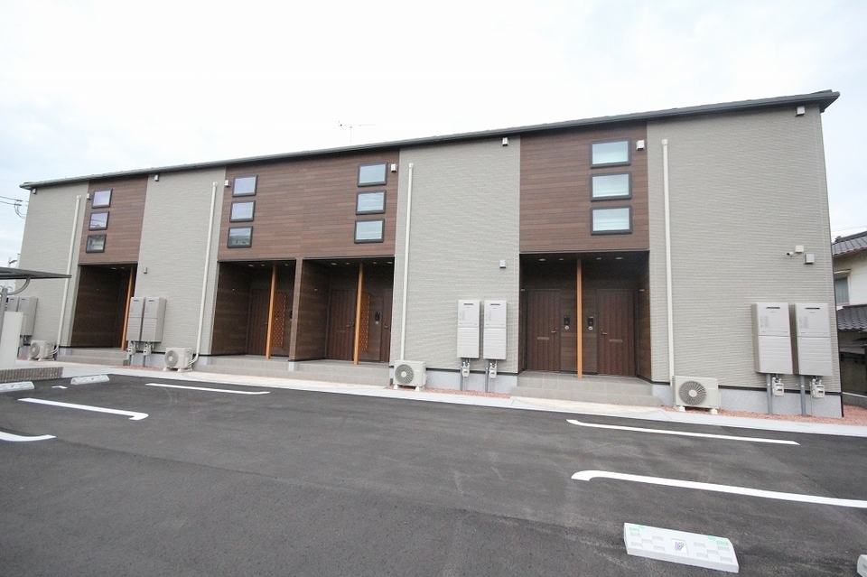 笠岡駅よりバス15分 徒歩5分 築1年9ヶ月 2階建の賃貸物件