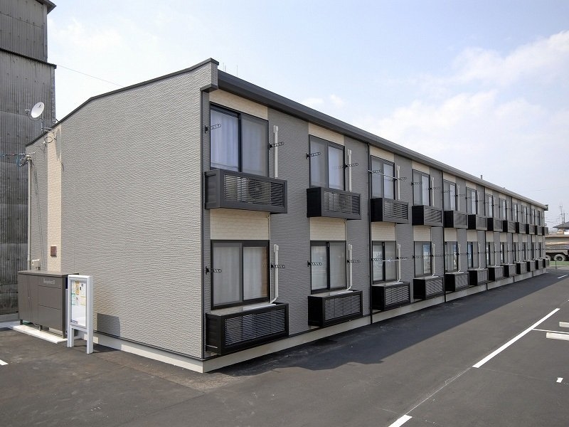 東福山駅よりバス5分 徒歩3分 築18年7ヶ月 2階建の賃貸物件