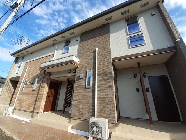 坂出駅より徒歩2分 築2年8ヶ月 2階建の賃貸物件