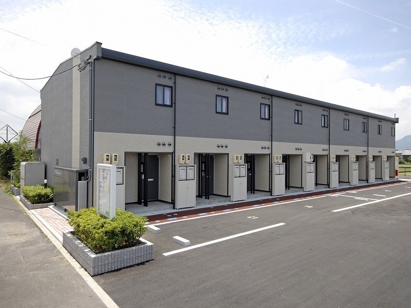 讃岐塩屋駅より徒歩16分 築18年5ヶ月 2階建の賃貸物件