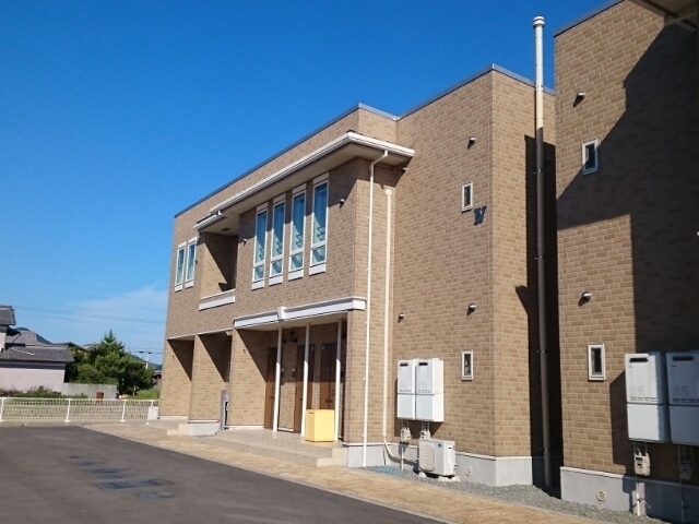 羽床駅よりバス6分 徒歩12分 築12年8ヶ月 2階建の賃貸物件