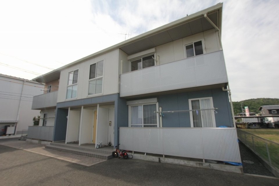 福山駅より徒歩3分 築19年2ヶ月 2階建の賃貸物件