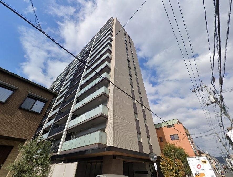 尾道駅より徒歩8分 築6年6ヶ月 15階建の賃貸物件