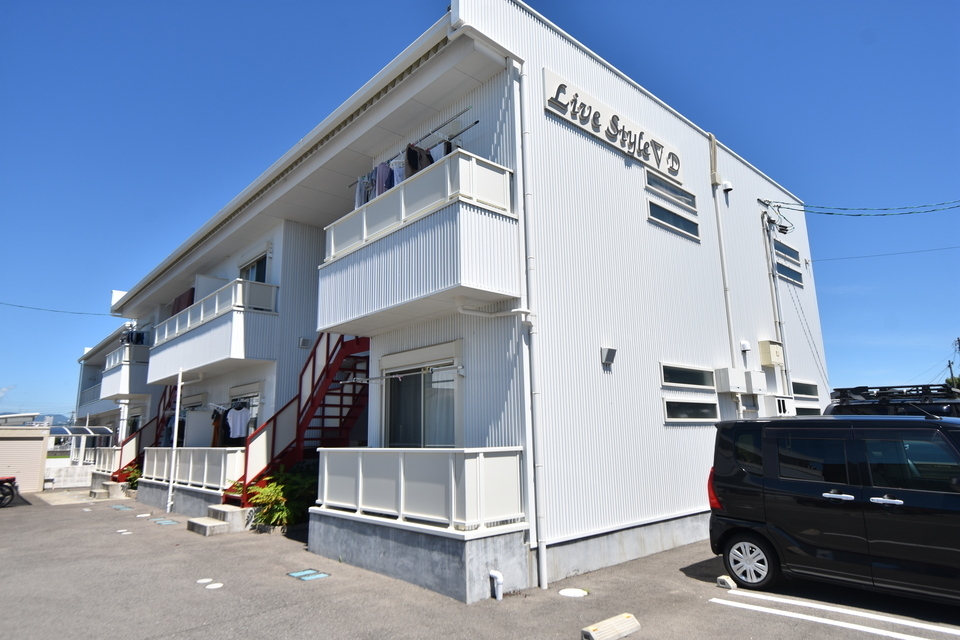 勝瑞駅より徒歩41分 築8年5ヶ月 2階建の賃貸物件