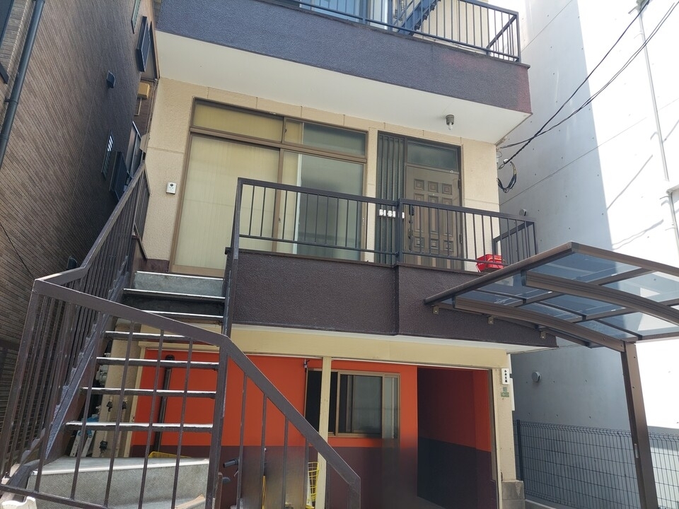 町屋駅より徒歩8分 築44年4ヶ月 3階建の賃貸物件