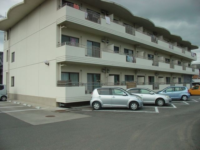 鴨島駅より徒歩7分 築37年1ヶ月 3階建の賃貸物件