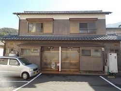 貞光駅より徒歩8分 築27年11ヶ月 2階建の賃貸物件